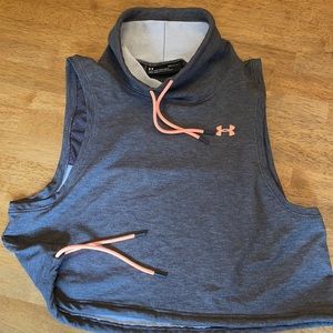 Adorable UA cowl neck cropped tank